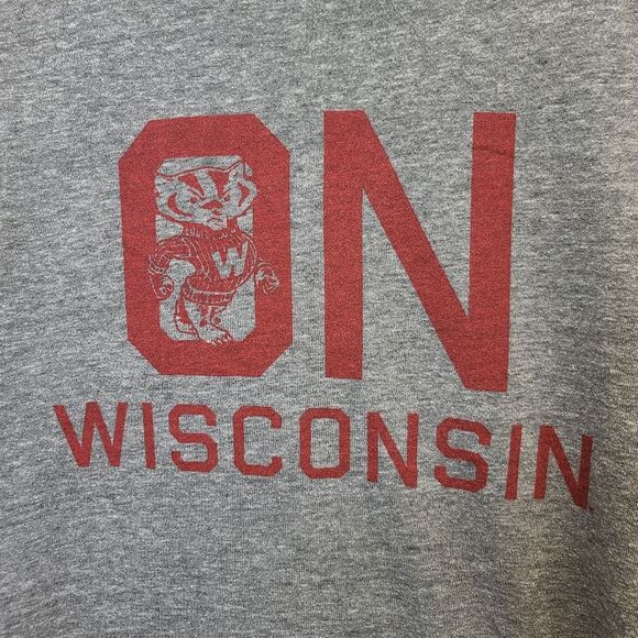 Under Armour Mens Wisconsin Badgers Gray Red Loose HeatGear Crewneck Tshirt S - Picture 10 of 13